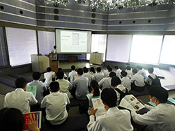 施設見学04