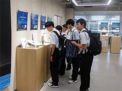 施設見学03